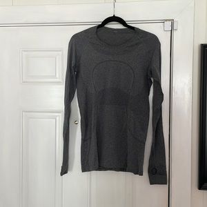 Lululemon long sleeve workout shirt